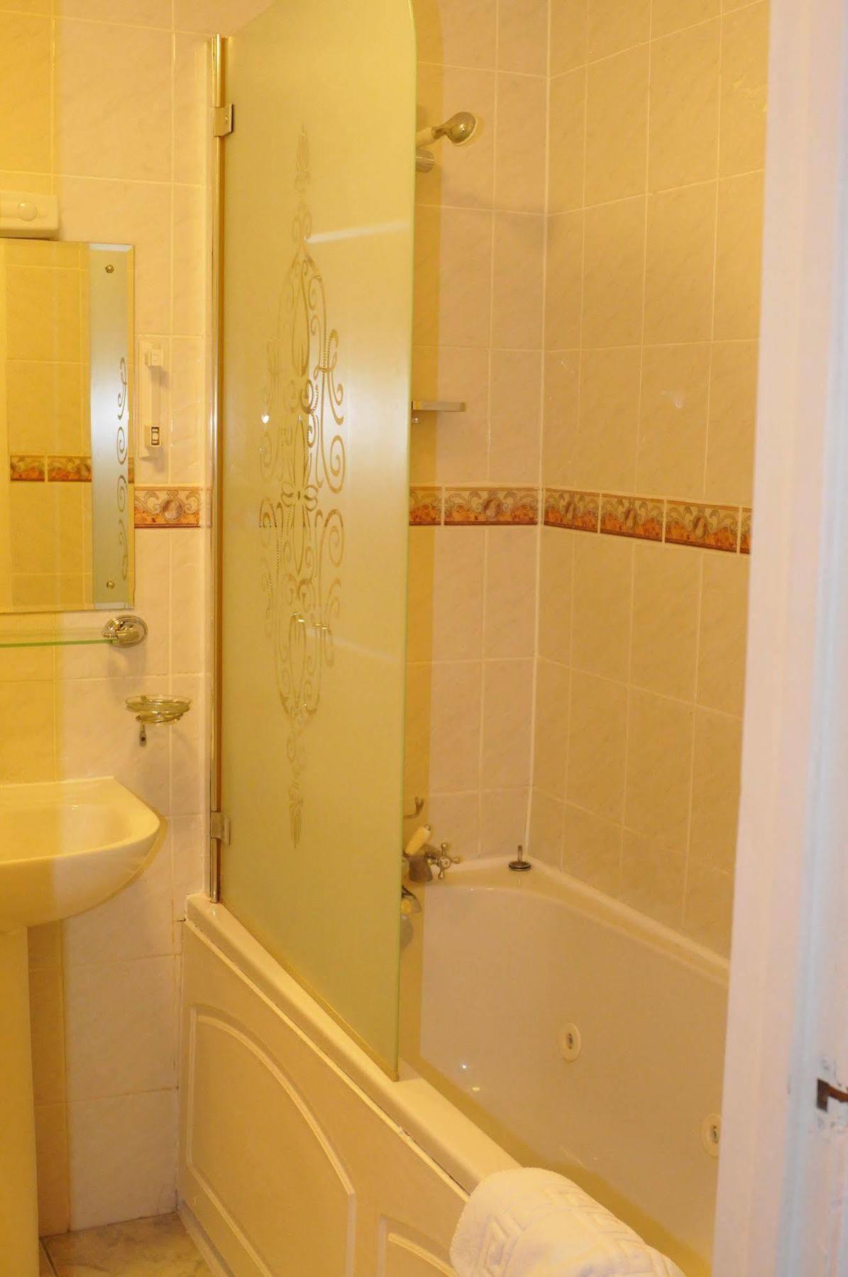 Oyo Ridgeway Hotel Chingford Kültér fotó